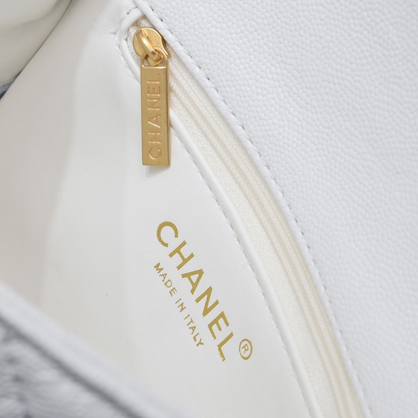 シャネルバッグ着用イメージ